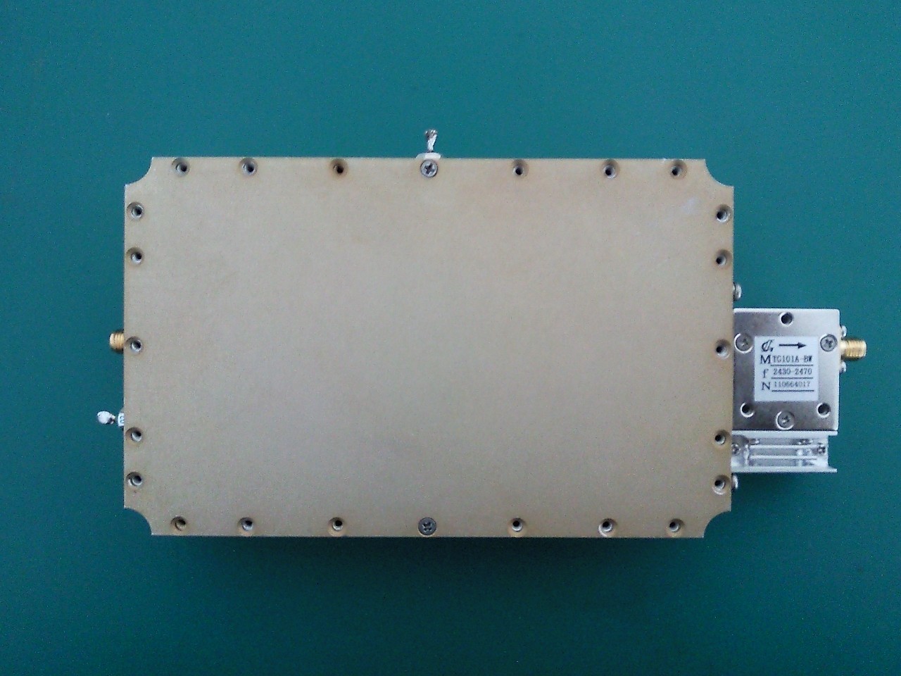 136-1000MHz固态微波功率放大器